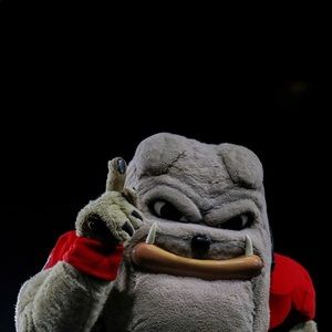 Meet your Posher, Avery